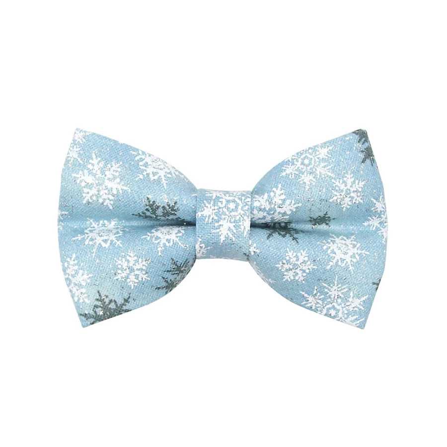 PetSmart Cleo Snowflakes Cat Bow Tie - Stylish Feline Accessory for Pets